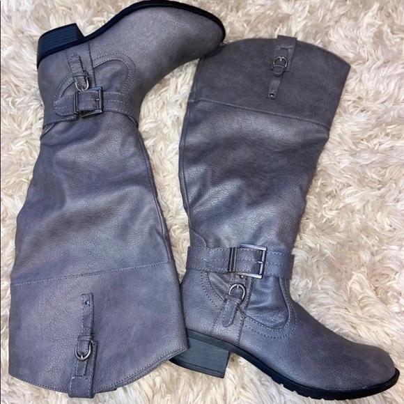 Cute riding boots 5.5 wide - Picture 3 of 4